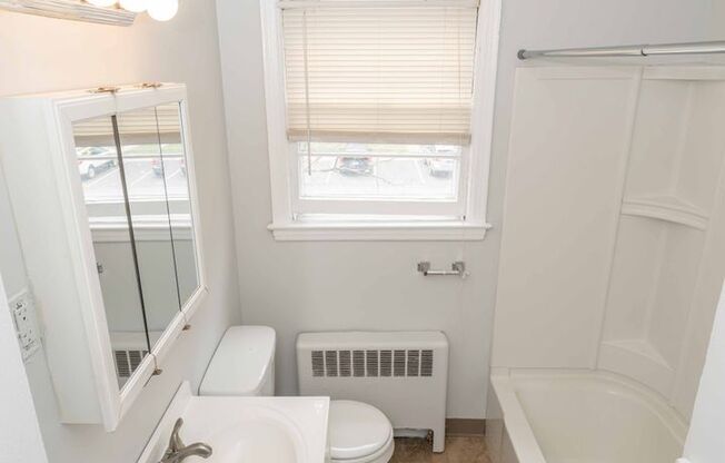 2 beds, 1 bath, $1,895, Unit B-1355-1