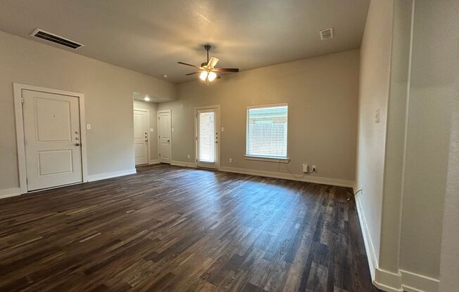 3 beds, 2 baths, 1,366 sqft, $1,400, Unit A