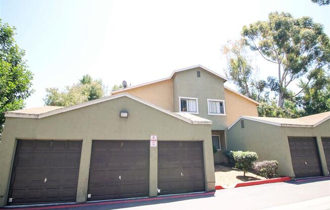 Garages Available at Creekside Villas Apartments, California