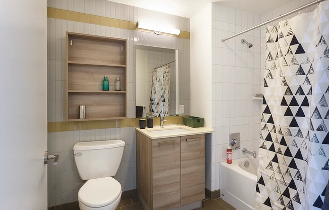 1 bed, 1 bath, $4,200, Unit 20J