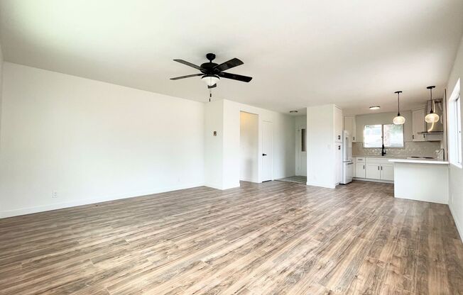 Spacious and Modern Single Level Duplex!