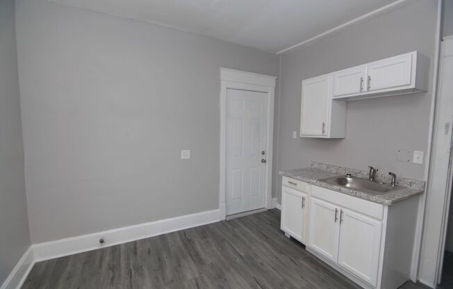 1 bed, 1 bath, $775, Unit 3907 Unit 1