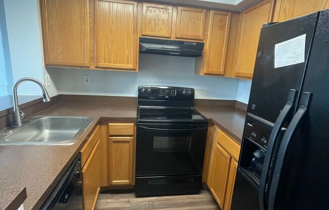 ONE BEDROOM ONE BATHROOM! WATERFRONT COMMUNITY!