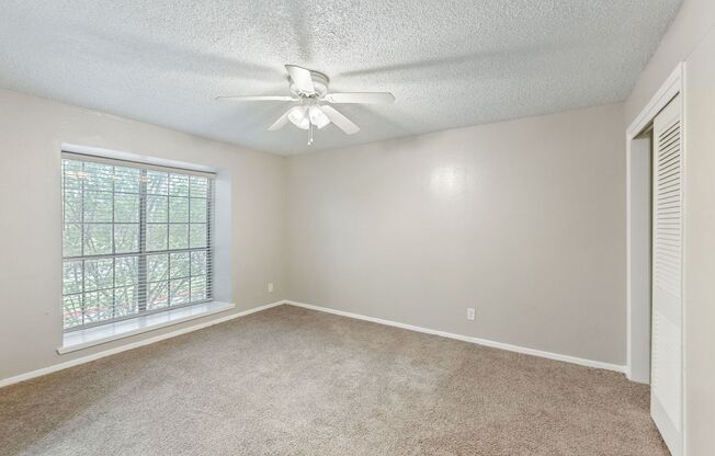2 beds, 1.5 baths, 810 sqft, $832, Unit 207