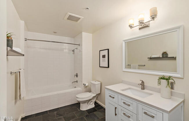 1 bed, 1 bath, 860 sqft, $3,000, Unit 914