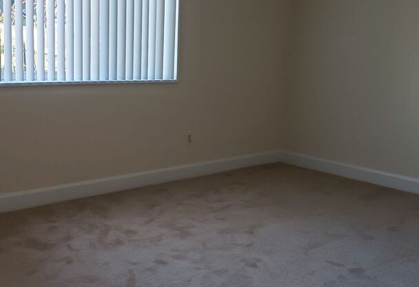 3 beds, 2 baths, 1,300 sqft, $2,375, Unit 3331 #203