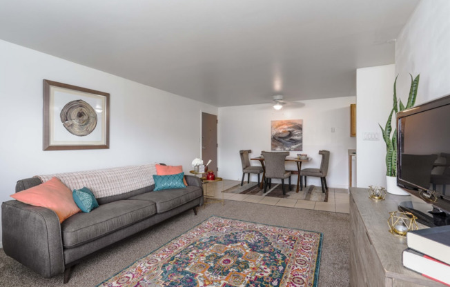 1 bed, 1 bath, 585 sqft, $940, Unit 50