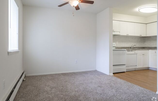 1 bed, 1 bath, 640 sqft, $1,319, Unit O305