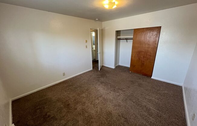 2 beds, 1 bath, 656 sqft, $1,075, Unit 11