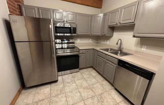 1 bed, 1 bath, 630 sqft, $1,150, Unit 623