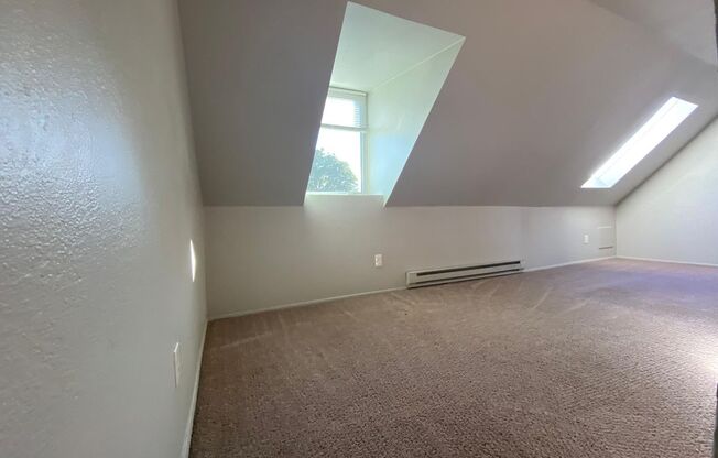 3 beds, 1 bath, 1,100 sqft, $1,855, Unit Apt D