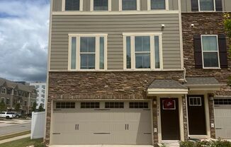 3 Bed/2.5 Ba Townhome