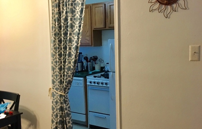 1 bed, 1 bath, $1,195, Unit 17