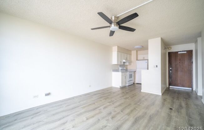 2 beds, 2 baths, $2,700, Unit #1403