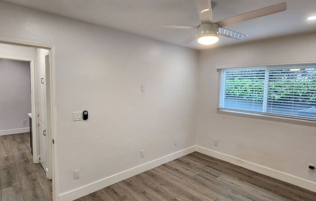 2 beds, 1 bath, $3,750, Unit 1660