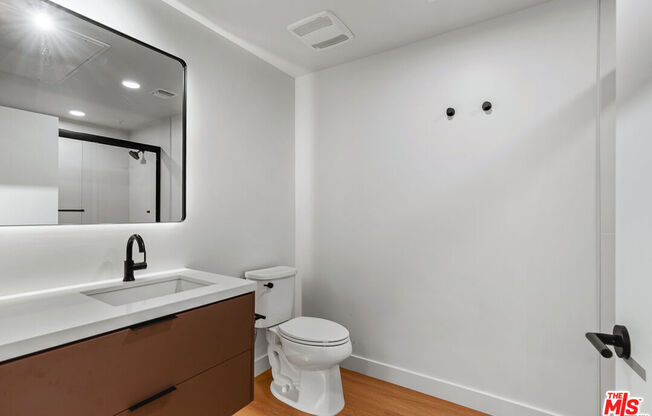 Studio, 1 bath, 555 sqft, $3,300, Unit 707