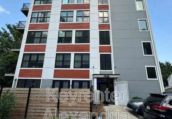 1245 N Pierce St #2