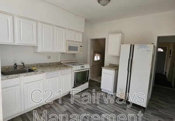 546 GREENFIELD AVE