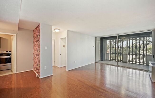 1 bedroom 1 bathroom Condo in Navy Yard!