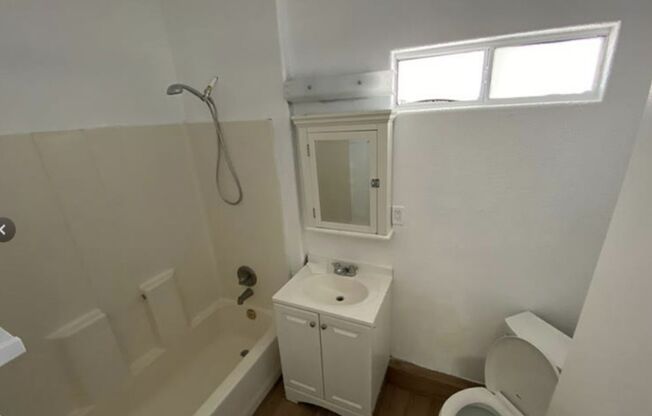 STUDIO NEAR AIRPORT, STRIP AND UNLV