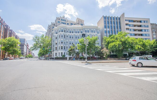 Spacious Studio Condo in Logan Circle!