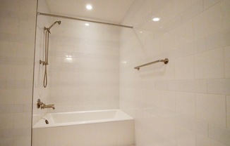 1 bed, 1 bath, $6,395, Unit 211