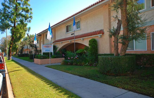 Casa Patrina Apts...Gorgeous Newly Remodeled Apartments...CALL NOW!
