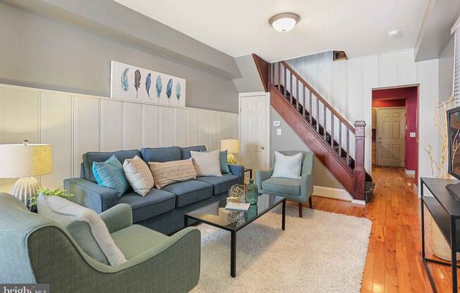 Fabulous 2bd/1.5ba Upper Fells Rowhome w/ CAC & W/D--Available 12/15