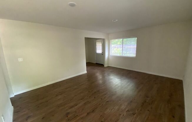 2 beds, 1 bath, 680 sqft, $750, Unit 1002A