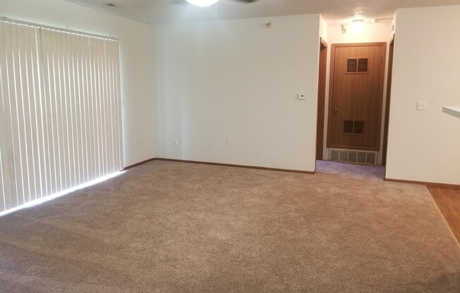 1 bed, 1 bath, 889 sqft, $940, Unit 112-106