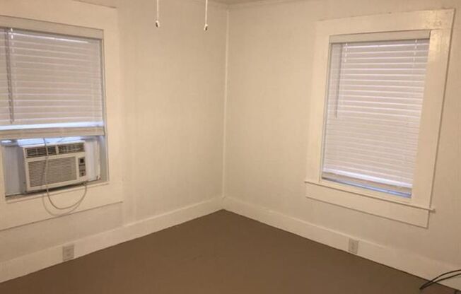 2 beds, 1 bath, $750