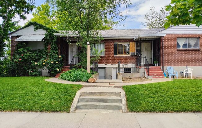 951 E Logan Ave