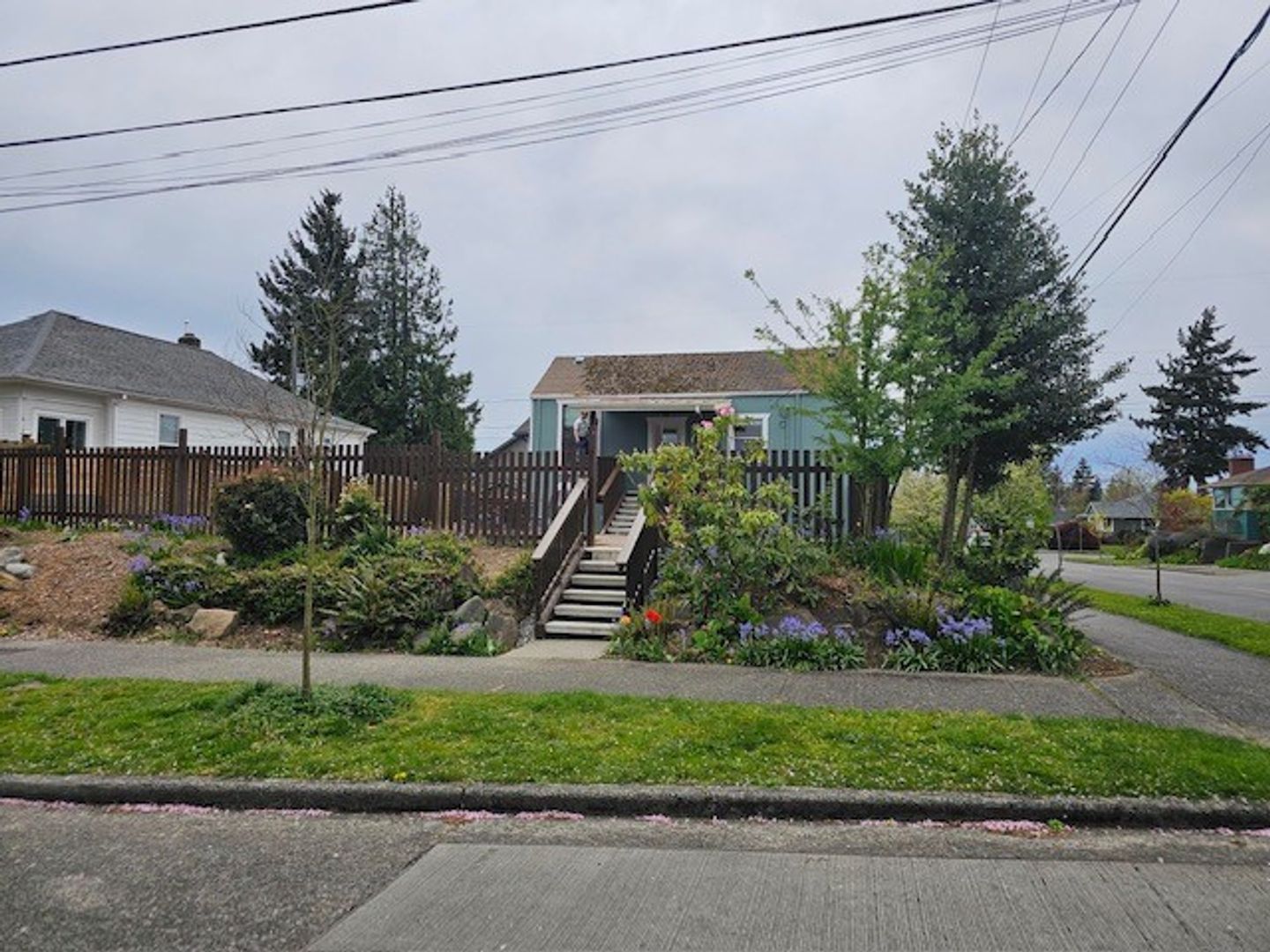 Rare Seattle Home in Great Location!!
