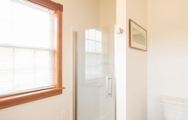 3 beds, 3 baths, 2,000 sqft, $2,850