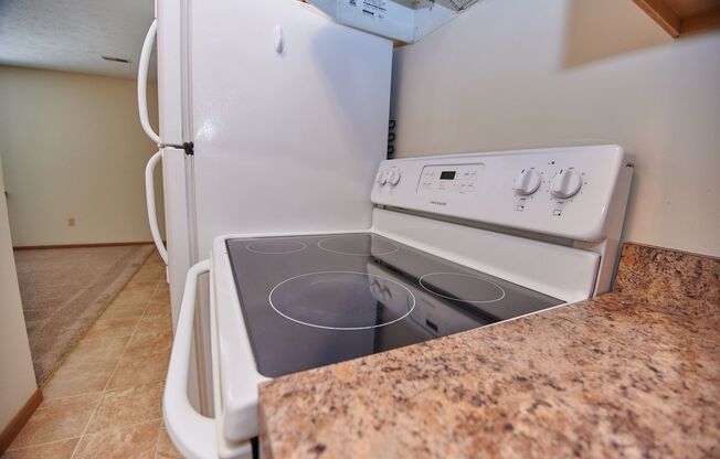 1 bed, 1 bath, 650 sqft, $865, Unit 836