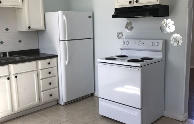 3 beds, 1 bath, $1,050