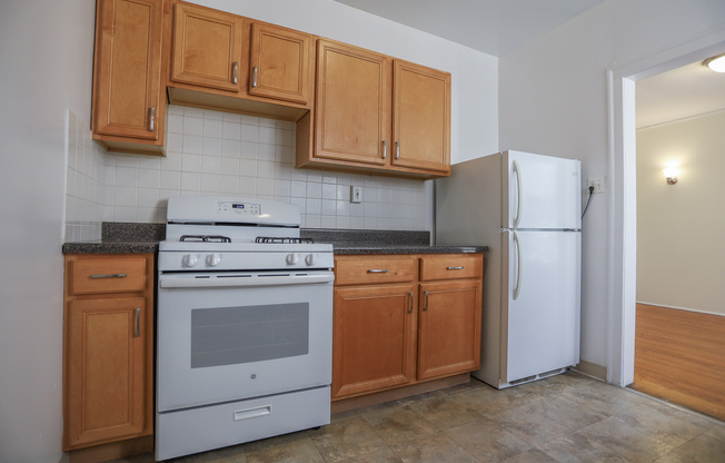 1625 W LUNT