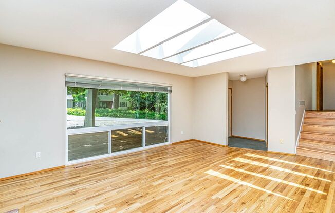 3bd/2.5ba Bellevue House