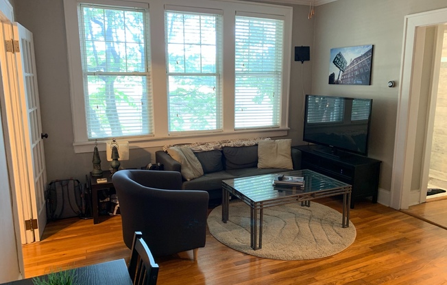 1 bed, 1 bath, $1,600