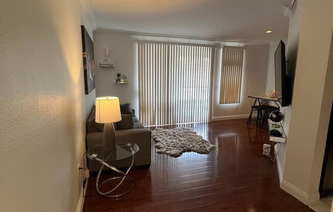 Meridian  Fully FURNISHED Condo with Strip & High Roller View. Includes Gas, Electric and Internet