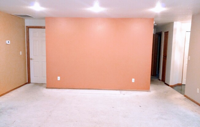 Gorgeous 3 Bedroom Aloha House with Attached 2 Car Garage