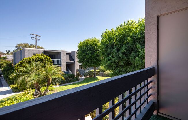 2 beds, 2 baths, 725 sqft, $2,450, Unit 50