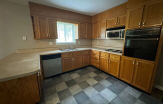 3 beds, 2 baths, $1,395