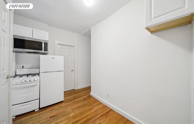 242 East 10th St