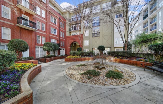 Beautiful 2 Bed 2 Bath Condo in Dilworth!