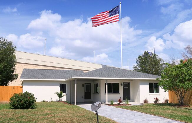 4019 W Lemon St Tampa, Fl MOVE IN SPECIAL!! Waived $350 Cleaning Fee!!!!!