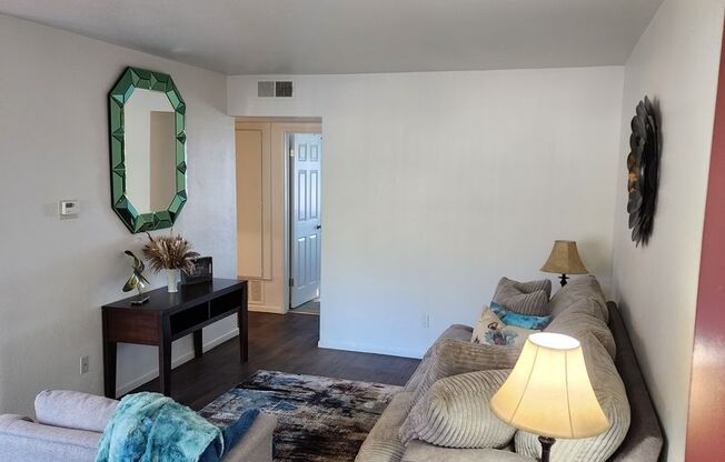 1 bed, 1 bath, 654 sqft, $1,867, Unit 076