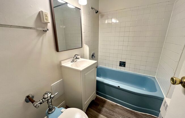 1 bed, 1 bath, $900, Unit 704