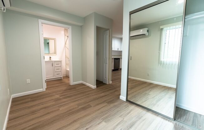 Studio, 1 bath, 565 sqft, $1,798, Unit 300
