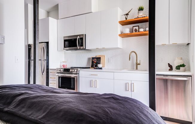 1 bed, 1 bath, 563 sqft, $1,549, Unit 211